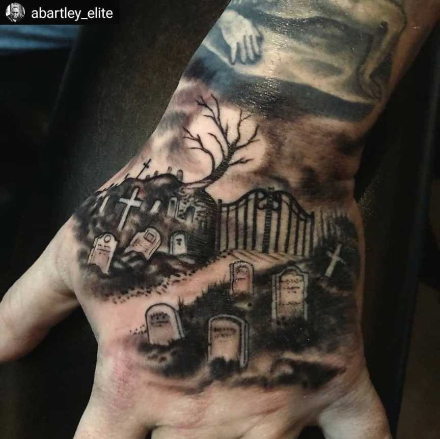Adam Bartley did this freehand graveyard on Paul not too long ago