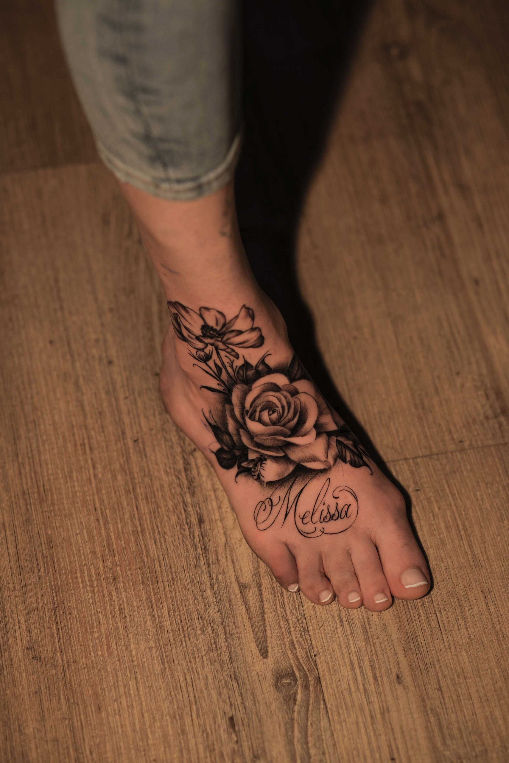 foottattoo #tattoo #realistictattoo #flowertattoo #roses