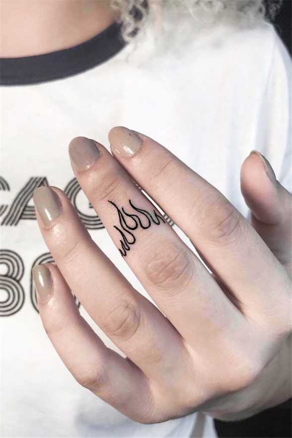 Gorgeous And Amazing Finger Tattoo Ideas - Women Fashion