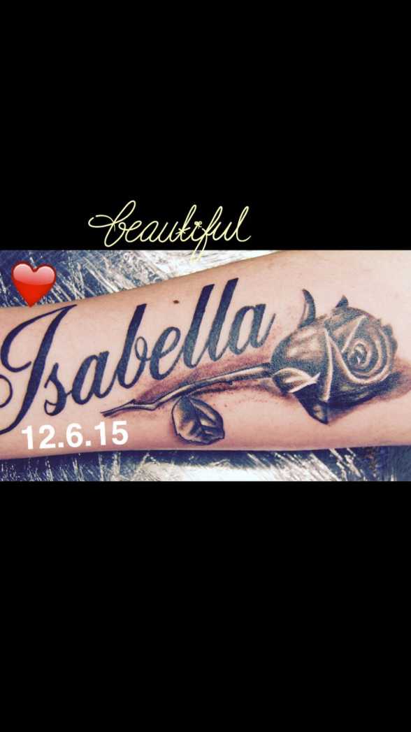 Isabella rose  Tatuajes de nombres, Tatuaje de cruz con alas
