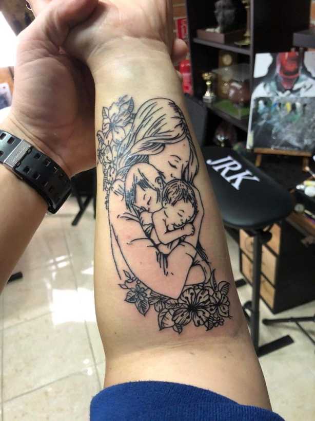 Pure love of mother and two kids #mothertattoo #twokids