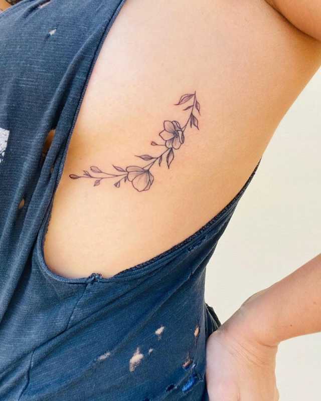 Side Boob Tattoo Ideas That Are Equal Parts Chic & Discreet