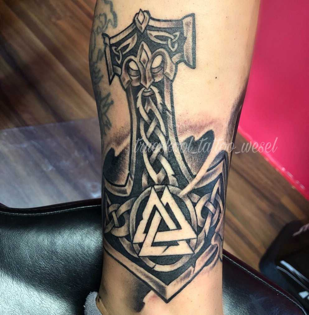 Thors Hammer  Wikinger tattoo, Nordische tattoos unterarm